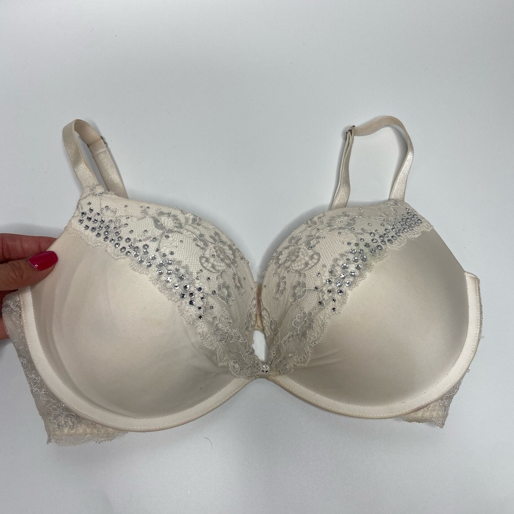 Victoria Secret bra- wedding bra - never wore
